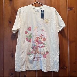 Hollister Womens Cream Strawberry Shortcake Oversized Tee
